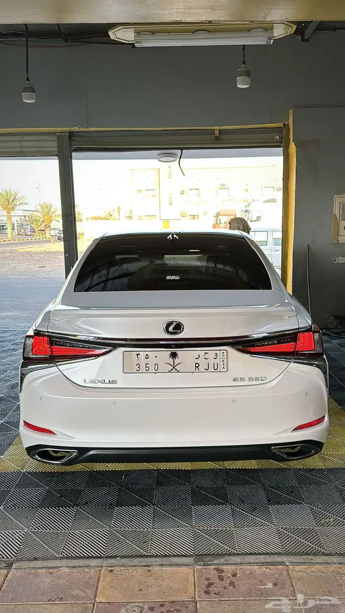 لكزس es350 2023 8
