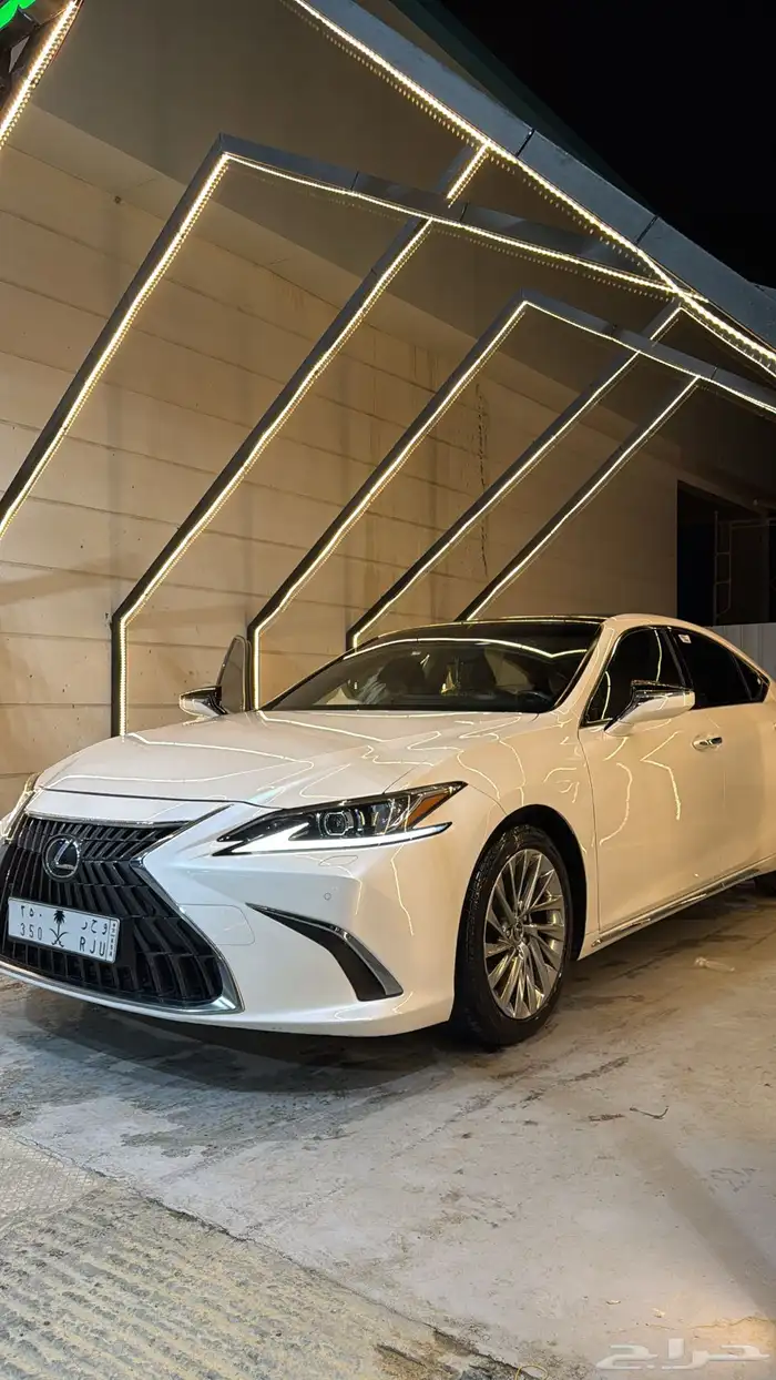 لكزس es350 2023 18