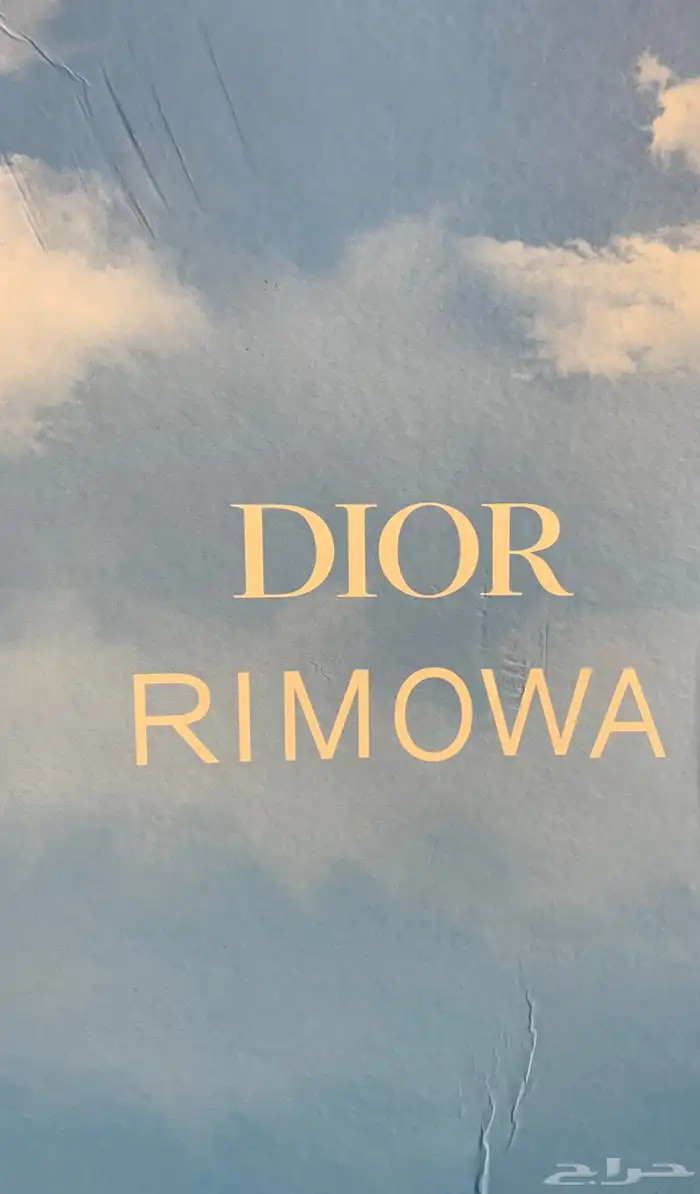 مجموعه قمصان من الكتان واحذيه جديده اصليه للبيع السريع 32