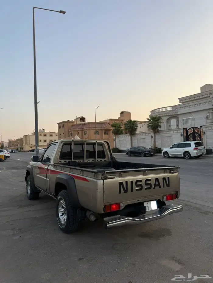 نيسان 2012 4