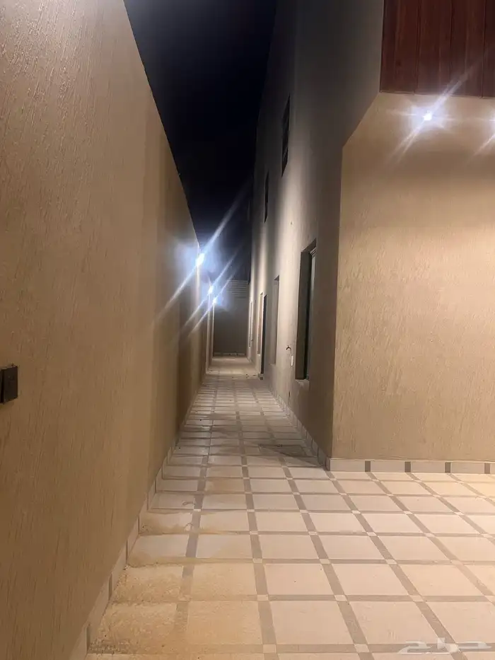 للبيع دور ارضي مميز بحي طويق 3