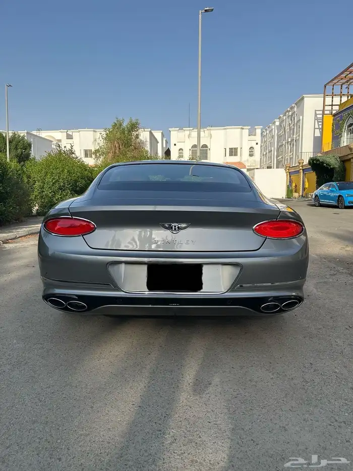 بنتلي GT ازور 2023 19