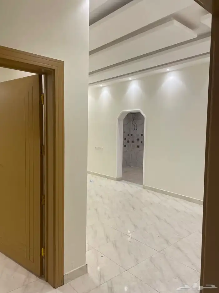 للبيع عمارة حي العارض 9