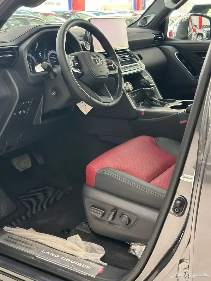 تويوتا لاندكروزر VXR 9