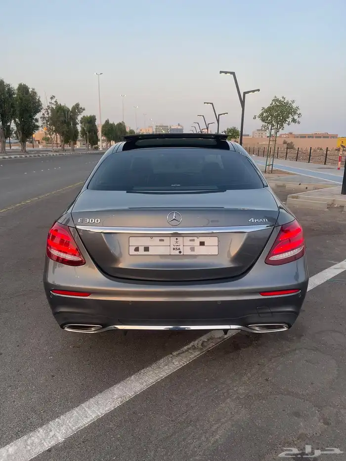 مرسيدس E300 2018 ممشى 99km 6