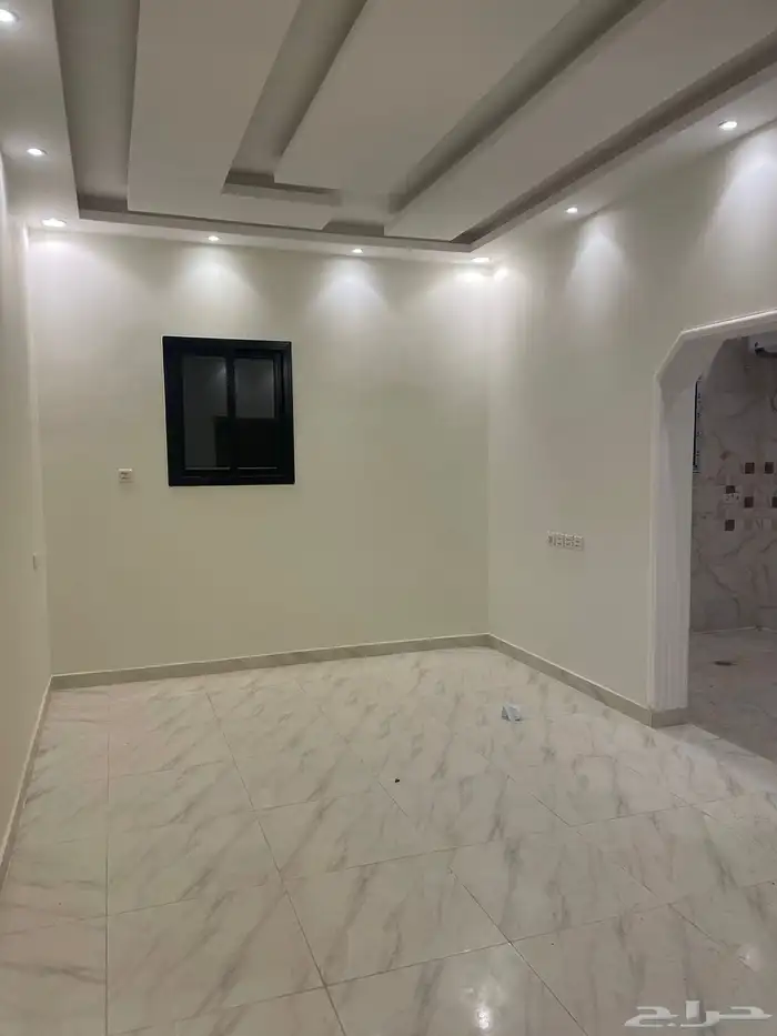 للبيع عمارة حي العارض 11