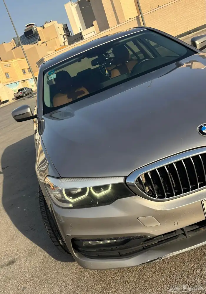 بي ام دبليو 520i موديل 2018 1