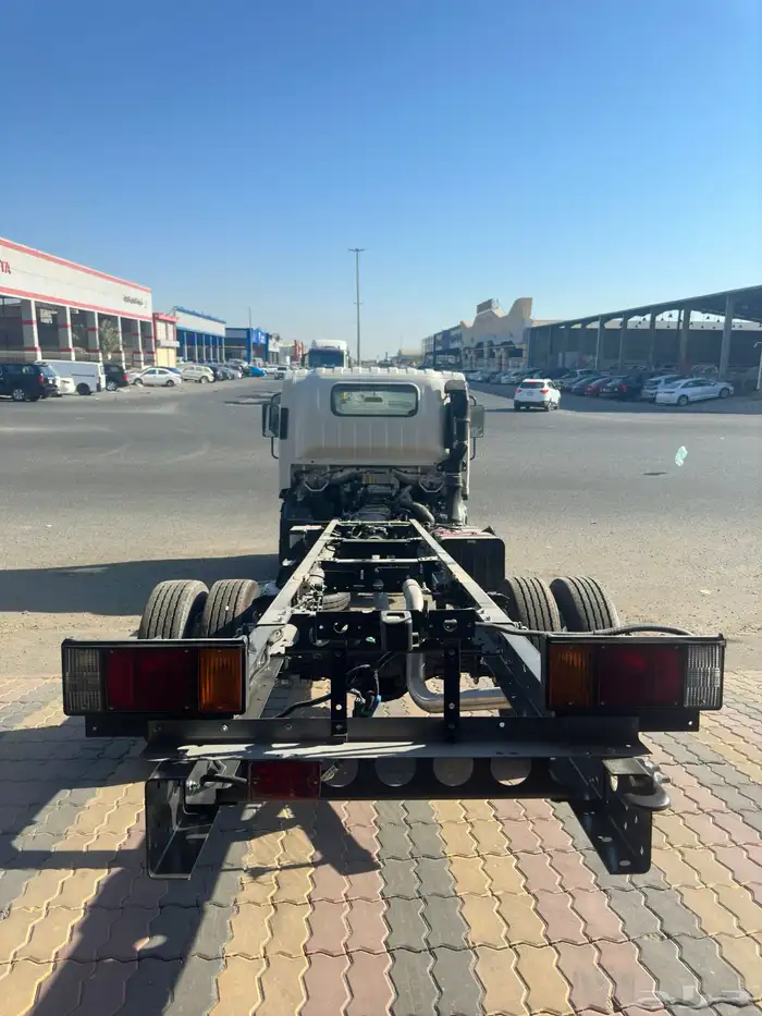 ايسوزو دينا 6 طن شاص طويل 6.10 متر 2025 العيسي ياباني 7