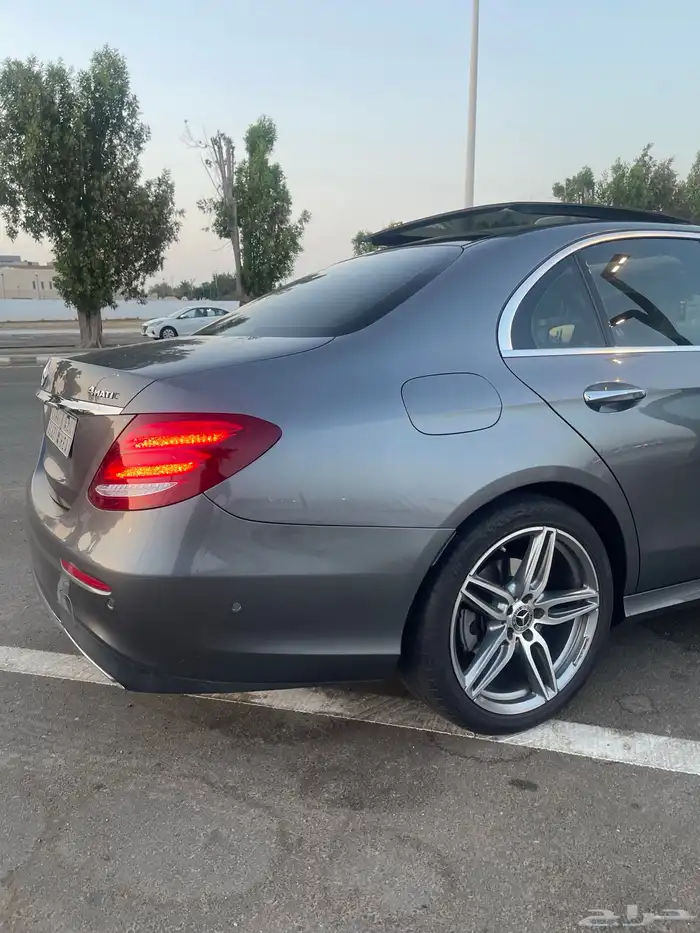 مرسيدس E300 2018 ممشى 99km 10