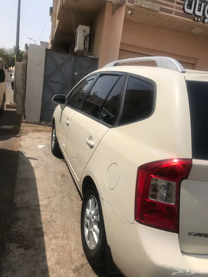 للبيع كيا كارينز 7 راكب بحاله ممتازه ممشي 289 بوهيه وكاله 4