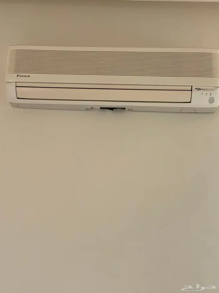 مكيف شباك مكتب كبير ودولاب و طاولة طعام 4