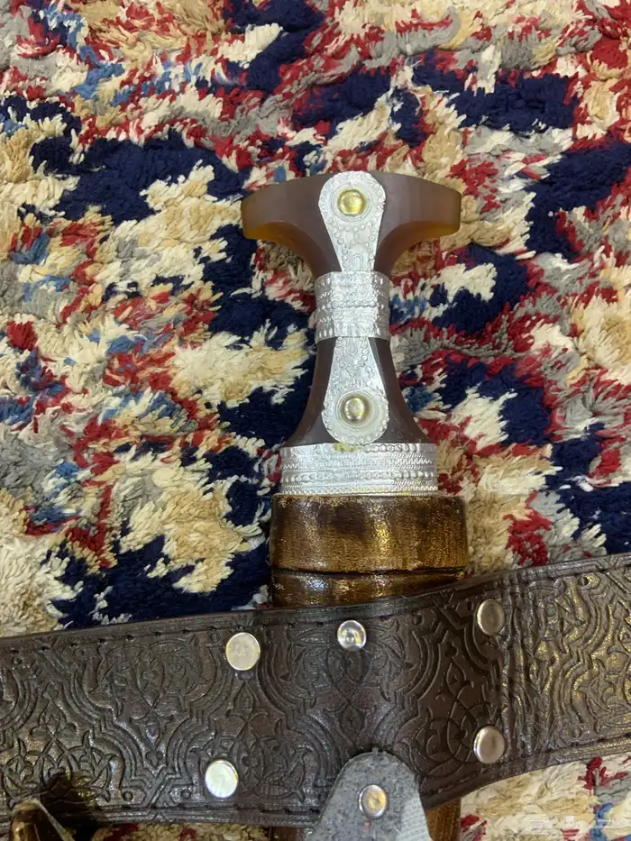 خنجر للبيع مافيه الا القطع موضح في الصور 2