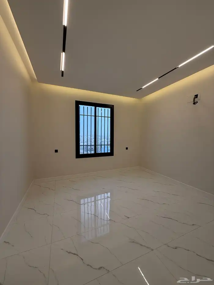 للبيع شقق علويه تشطيب vip ف ابها حطين مقابل كبري المطار 16
