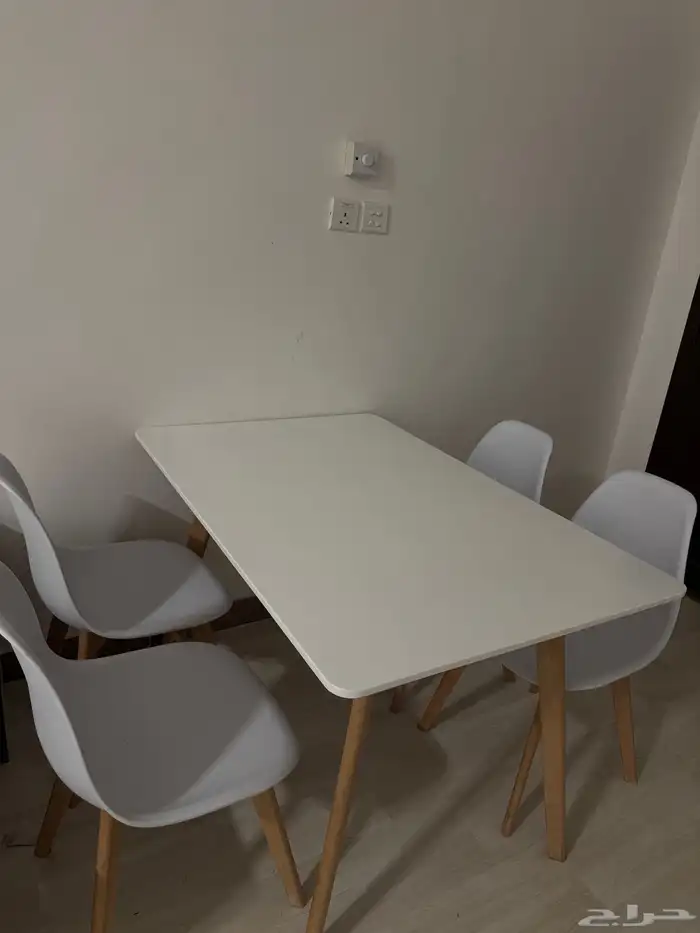 طاولة طعام 0
