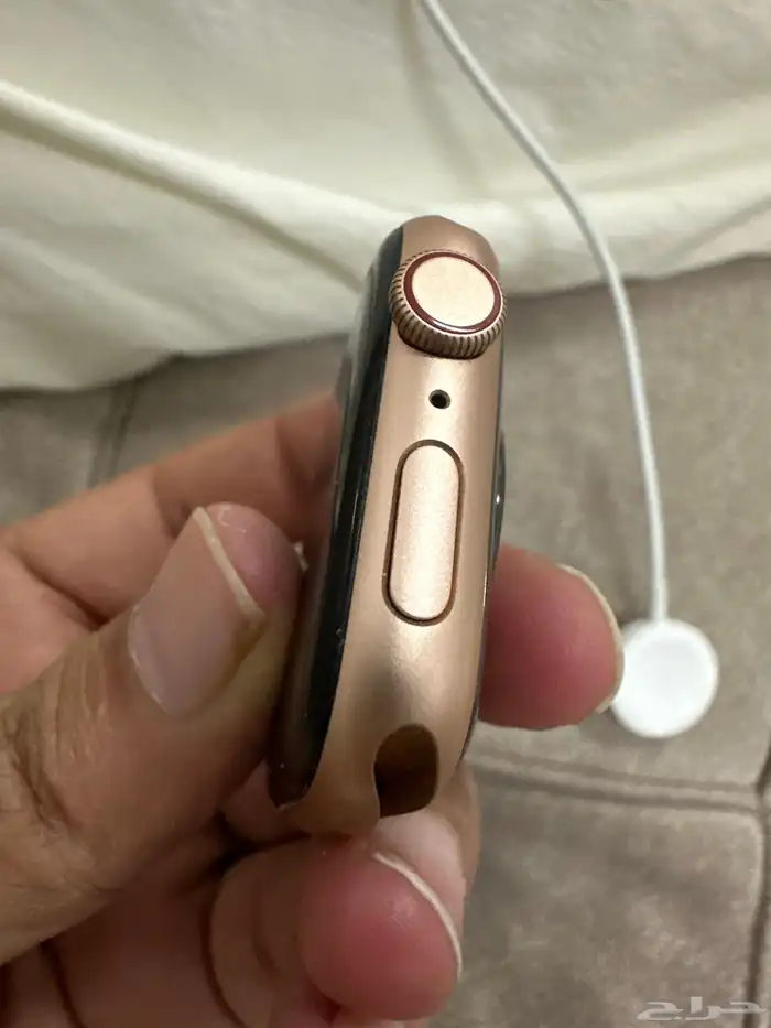 ساعة ابل SE نضيفة جدا استخدام قليل 4