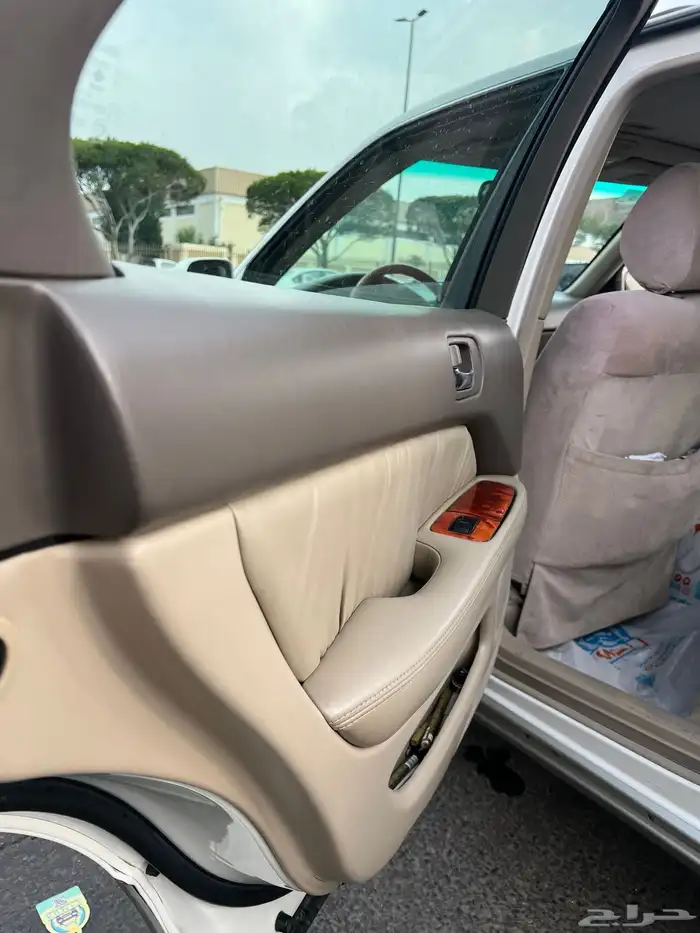 لكزس LS400 9