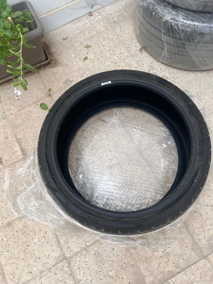 كفرات بريلي شبه جديدة 2025 مقاس 20 Run Flat 0