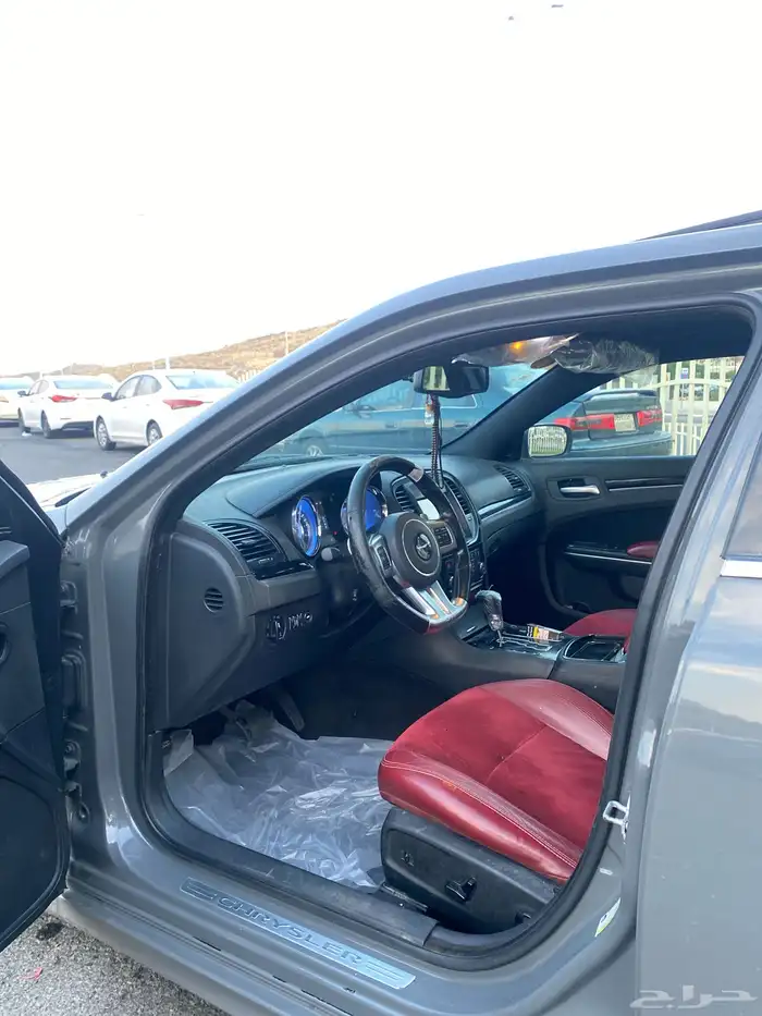 كليزلر 2013 SRT8 سكي فور نضيفه على الشرط ممشى 200 الف 7