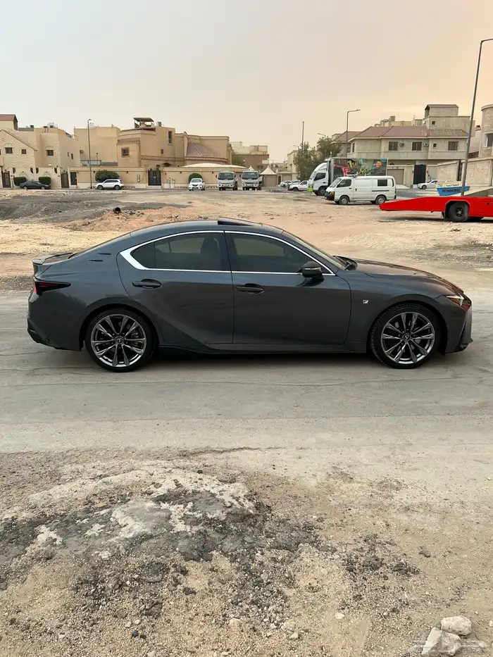 لكزز ارنوبه 2022 IS 350 F سبورت موتر شرط وكاله 5