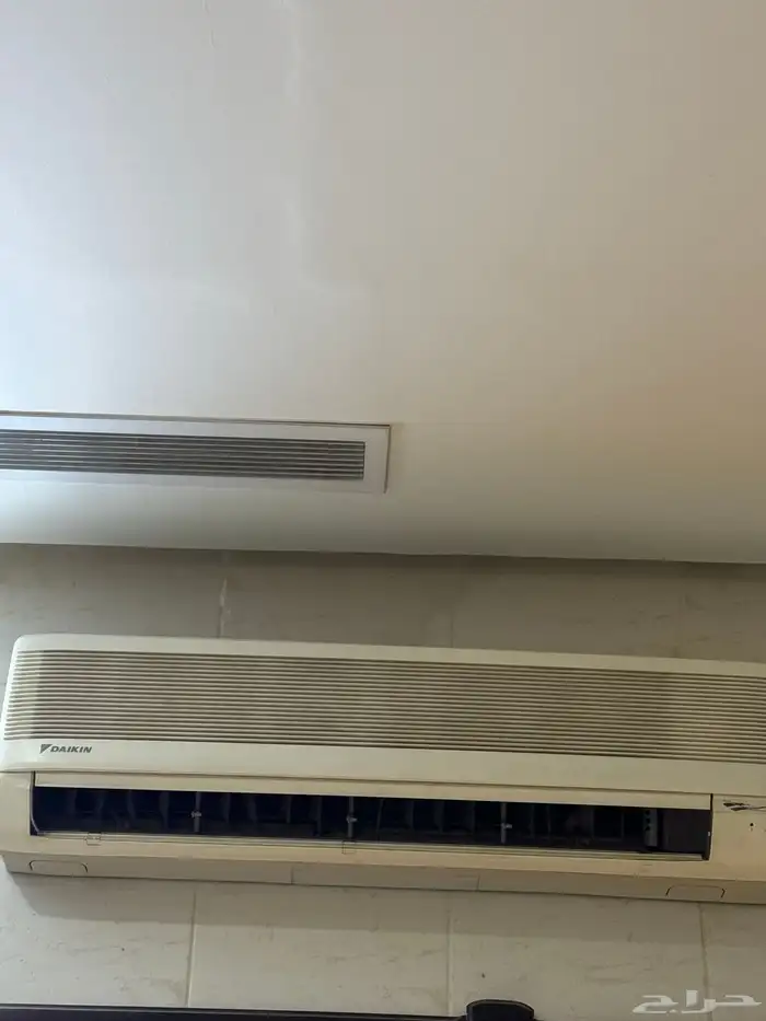 مكيف شباك مكتب كبير ودولاب و طاولة طعام 3