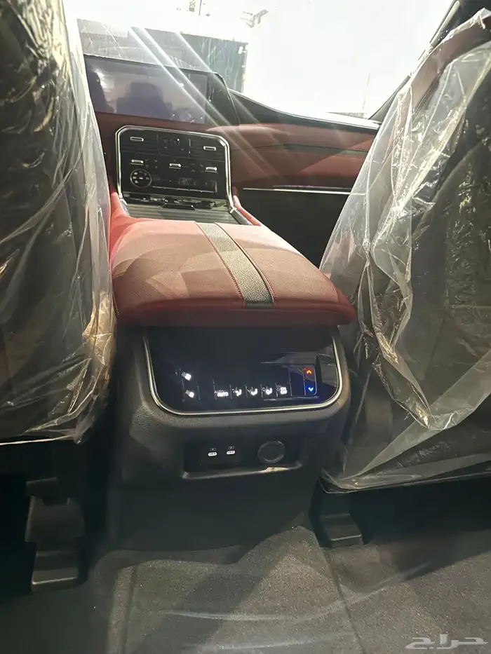 نيسان باترول بلاتينيوم 6 سلندر 2025 ابيض سقف ابيض داخل احمر 22