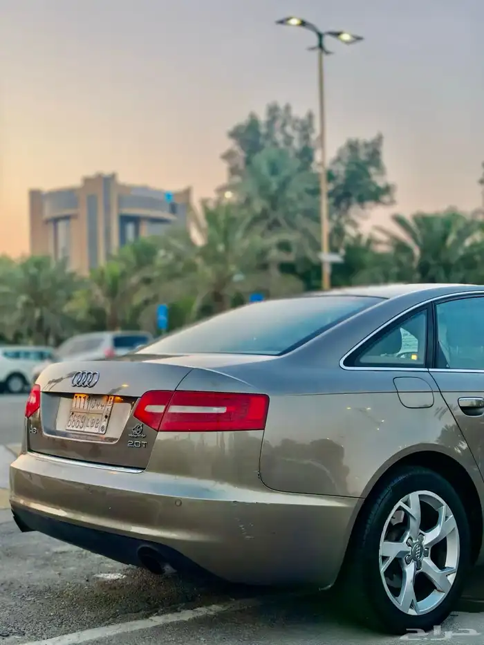 اودي A6 فل كامل مخزنه ممشى 70 الف فقط كاش او اقساط 4