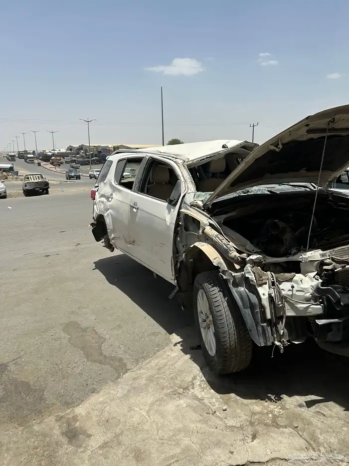 قطع غيار ايسوزو ام يو اكس 2021 تشليح 2