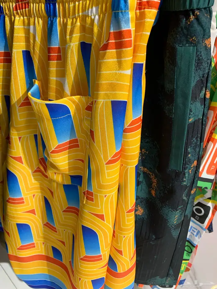 مجموعه قمصان من الكتان واحذيه جديده اصليه للبيع السريع 21