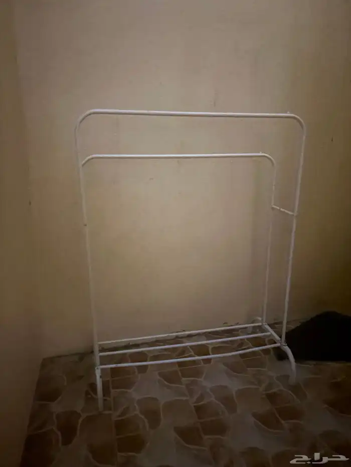 علاقة ملابس ما ابيها مجانا 0
