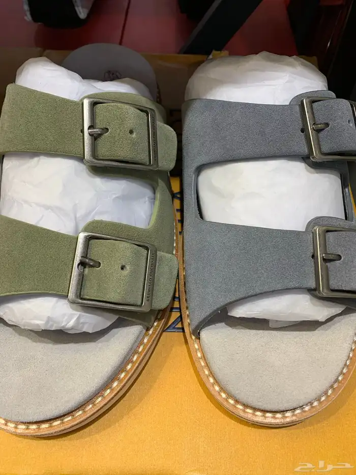 مجموعه قمصان من الكتان واحذيه جديده اصليه للبيع السريع 31