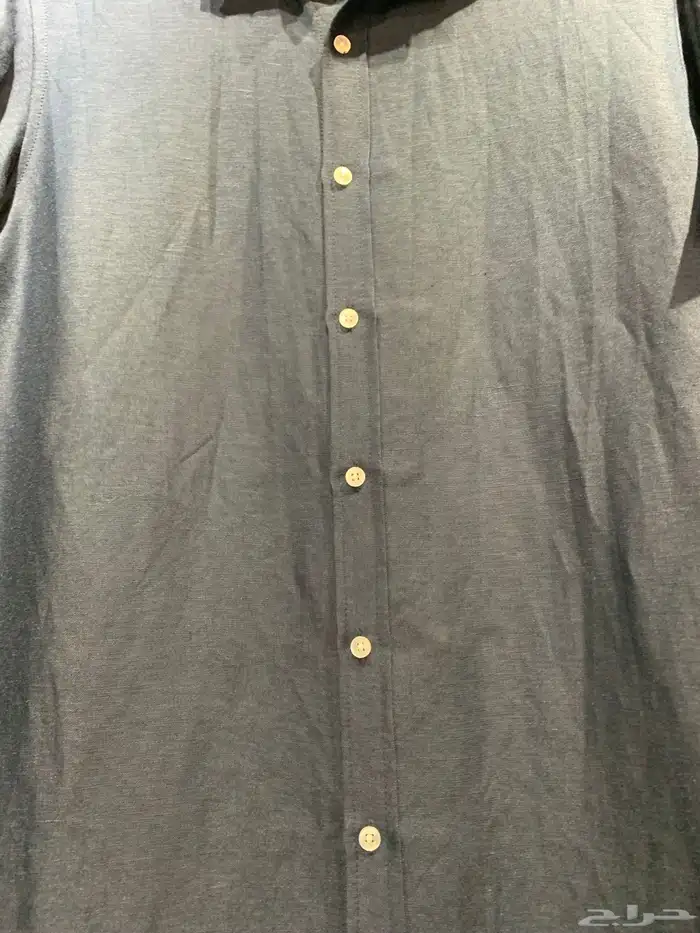 مجموعه قمصان من الكتان واحذيه جديده اصليه للبيع السريع 17