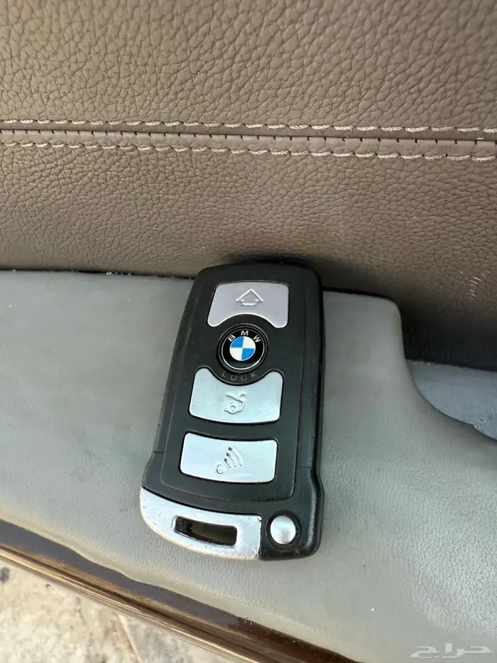 BMW - 730 ممشى قليل شبه مخزن 9