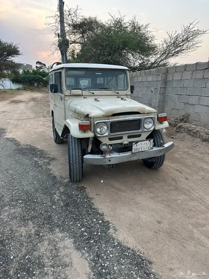 جيب ربع مصندق FJ40 موديل 1983 0