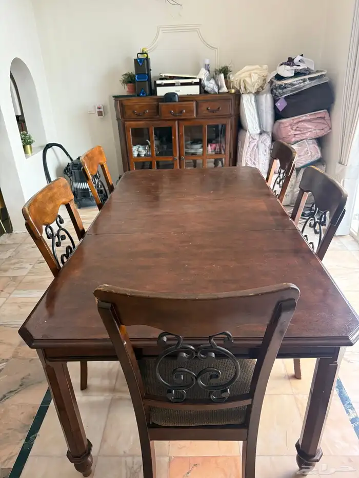 طاولة طعام من المطلق 1