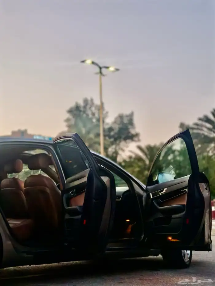 اودي A6 فل كامل مخزنه ممشى 70 الف فقط كاش او اقساط 30