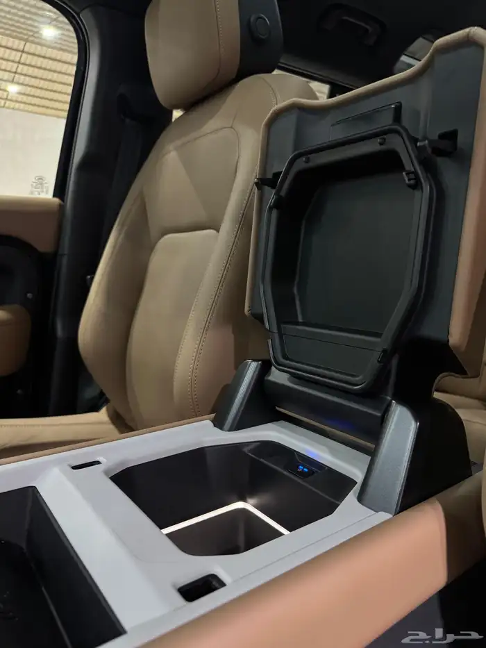لاندروفر ديفندر HSE X-Dynamic موديل 2025 مستعمل . 15