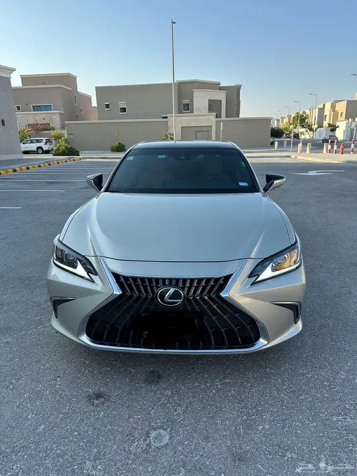 لكزس ES350 موديل 2022 11
