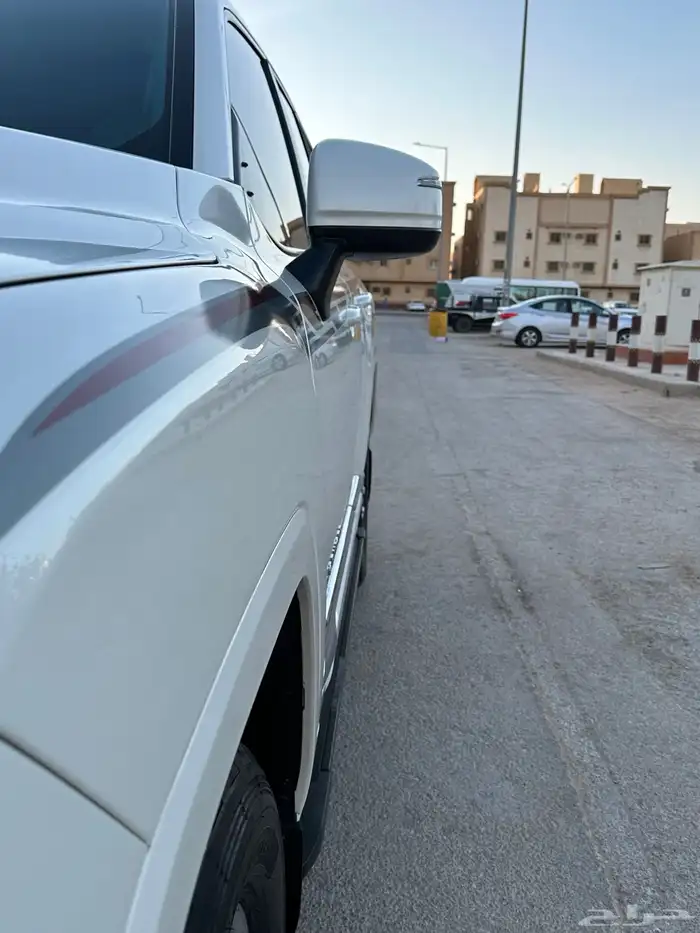 تويوتا لاندكروزر 2023 وارد وليد ممشى قليل . 10