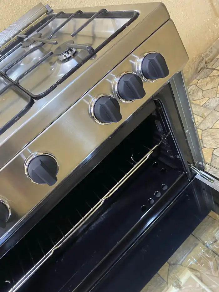 فرن غاز ايطالي نظيف جدا للبيع الموقع المزاحميه 6
