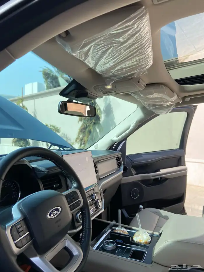 Ford Expedtion 2024 XLT Premium with leather and panorama 10