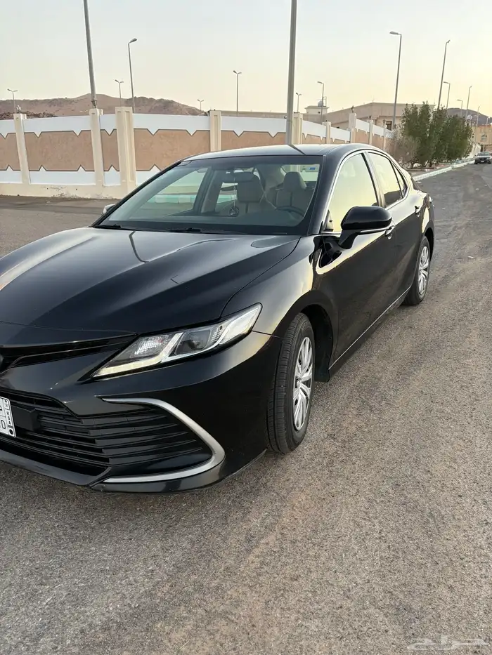 للبيع كامري 2021 استاندر أسود سعودي بودي بلد نظيفة جدا 8