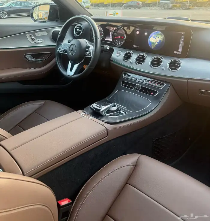 مرسيدس E250 2020 ( بنزين ) فل كامل شبه جديد للبيع 11