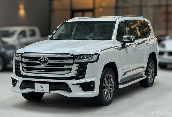 لاندكروزر VXS موديل 2024 فل كامل وارد خليجي مستعمل 1