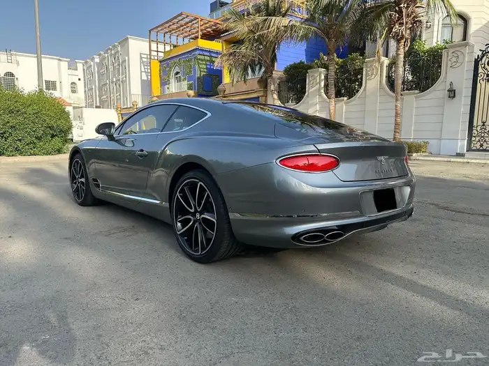 بنتلي GT ازور 2023 18