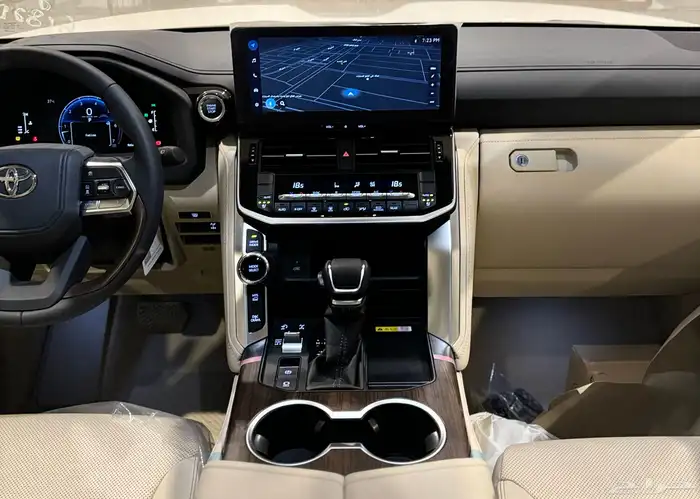 تويوتا لاندكروزر 2025 GXR S بنزين اصفار ( بأقل سعر ) 28