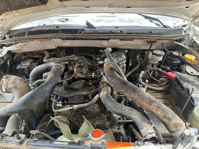 قطع غيار ايسوزو ام يو اكس 2021 تشليح 8