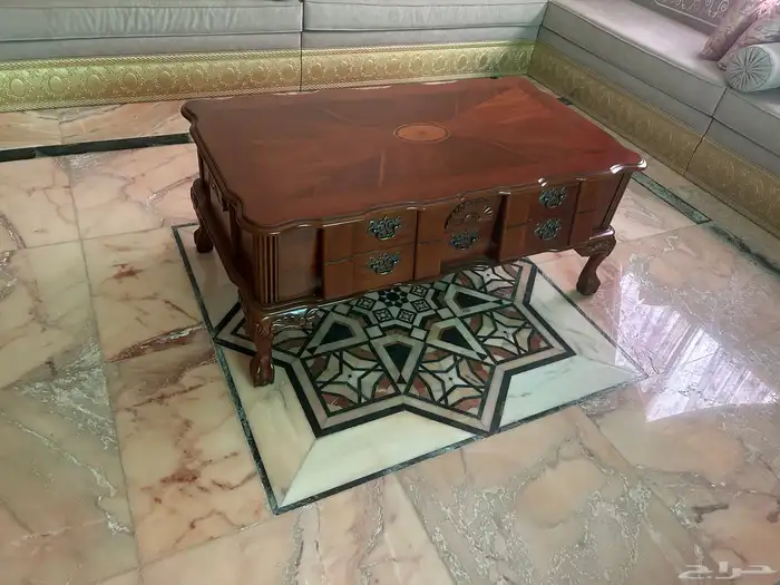 اثاث للبيع كنب مع الطاولات و طاولة سفرة و درج للملفات 4
