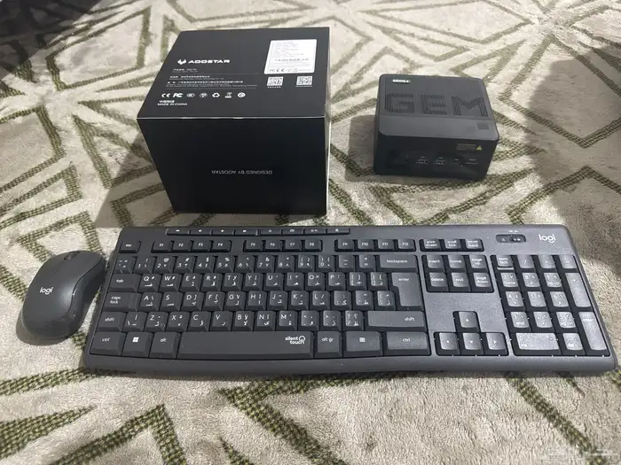 AMD RYZAN 8845hs gem12  pro 16gb ram 512gb storage MINI PC 5