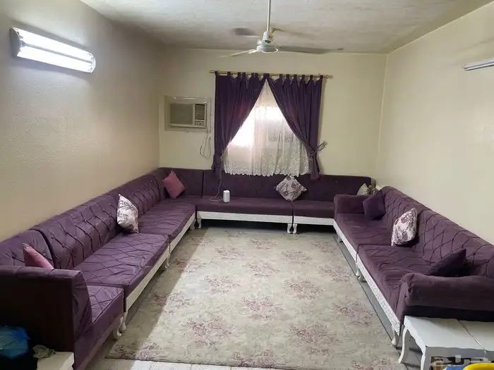 اثاث منزلي للبيع   كنب   ثلاجه   طاولة قزاز   فرن غاز 10