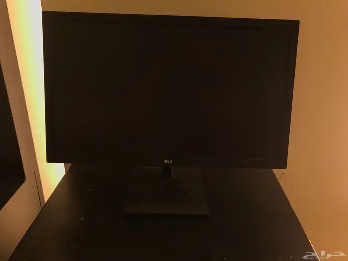 للبيع شاشه كمبيوتر LG 0